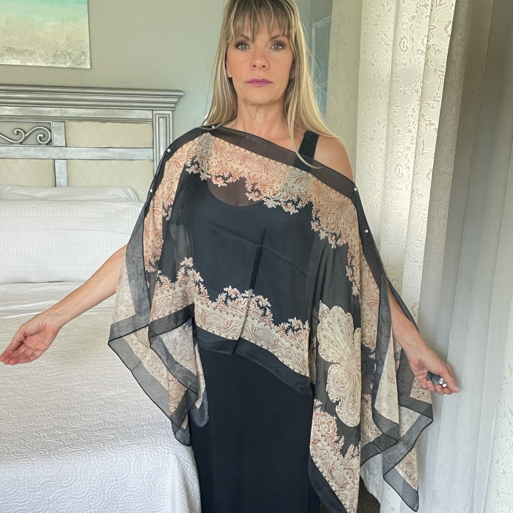 Tik Tok 6 way poncho